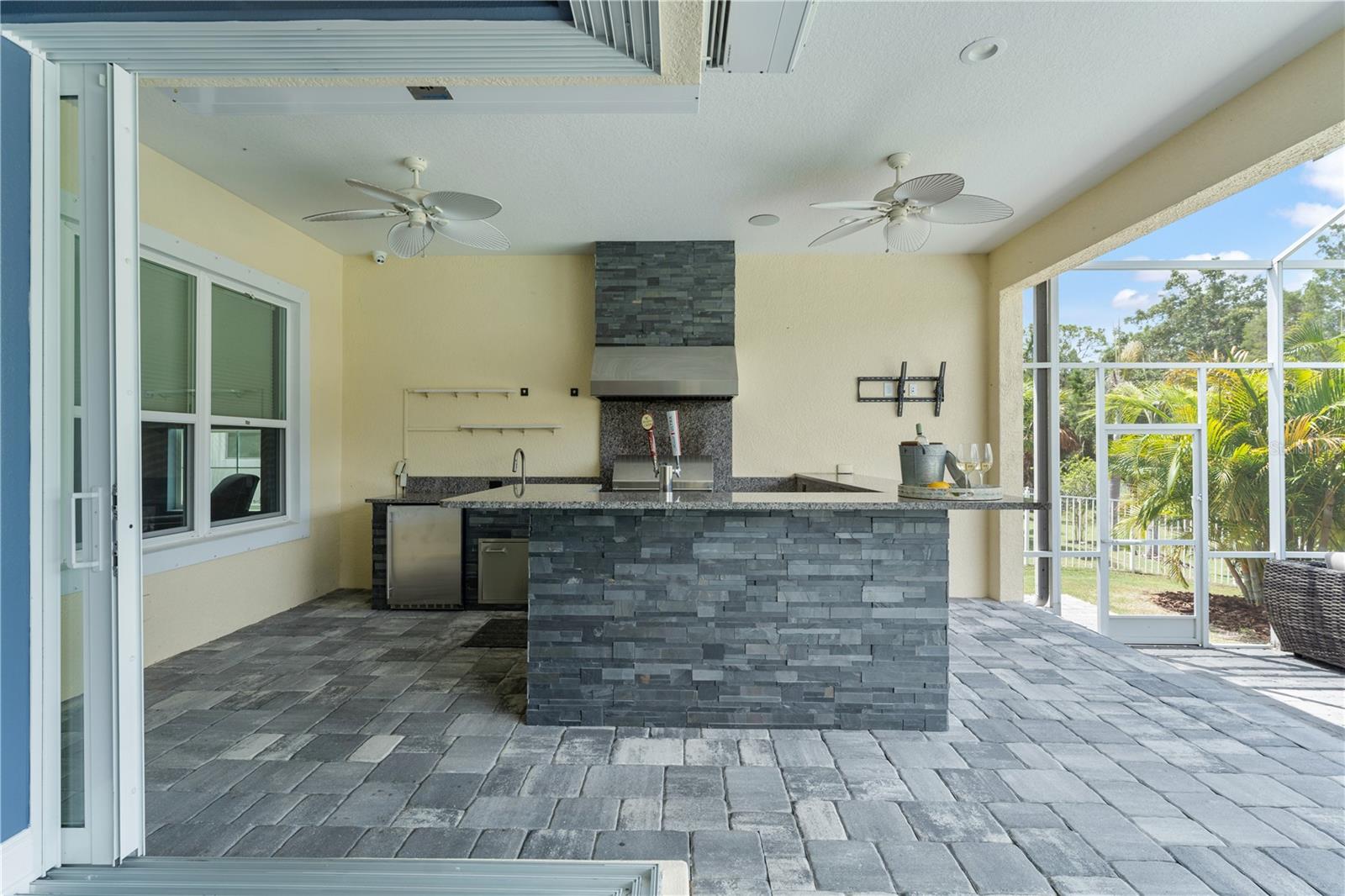 Outdoor Kitchen