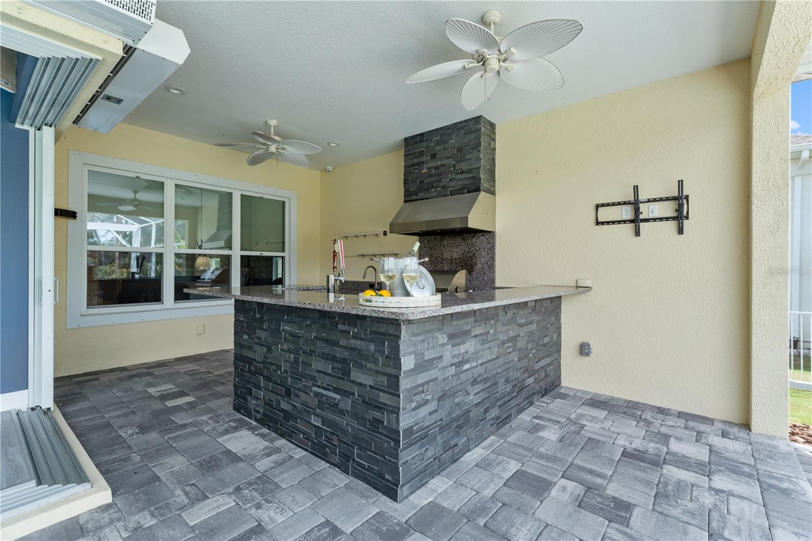 Outdoor Kitchen