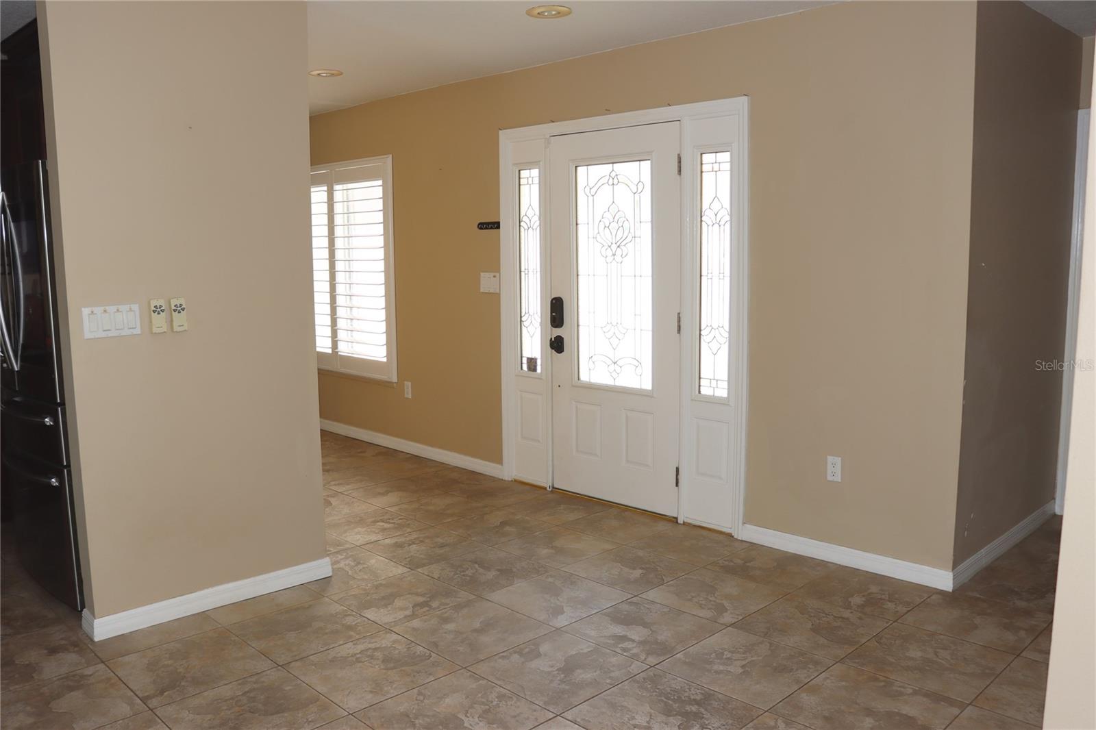 Foyer/Front door