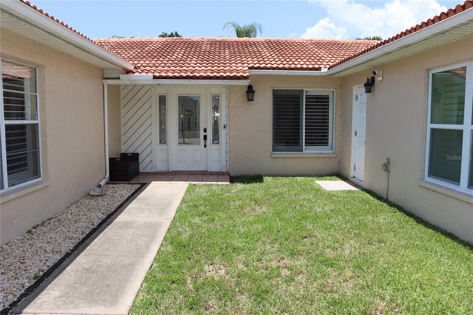 Front courtyard area