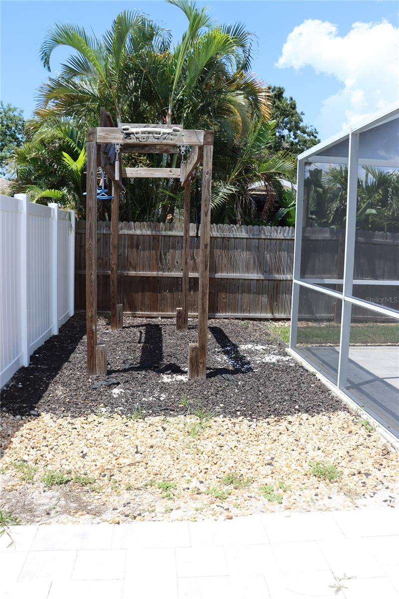 Outdoor structure
