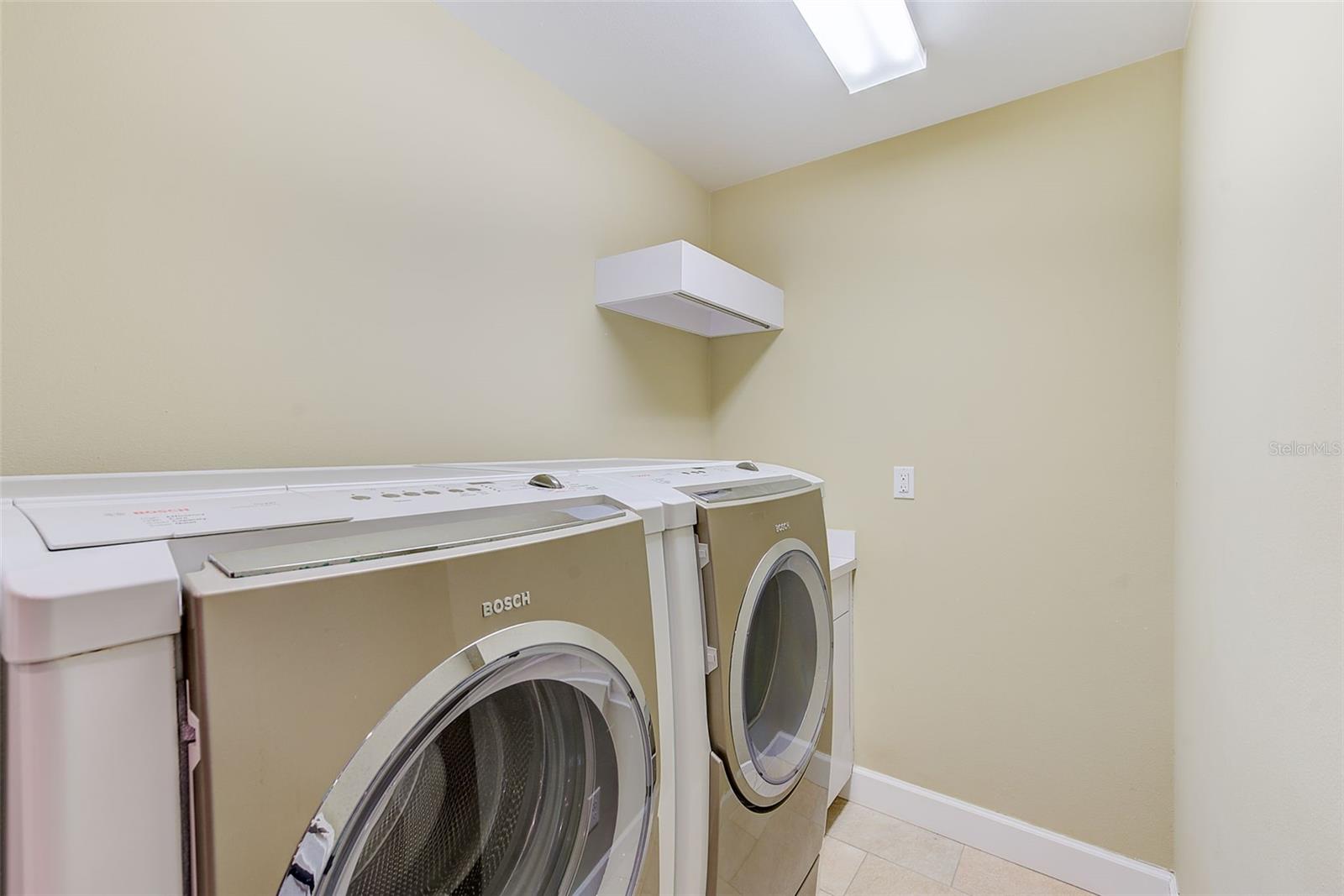 Laundry Room - Bosch washer & dryer