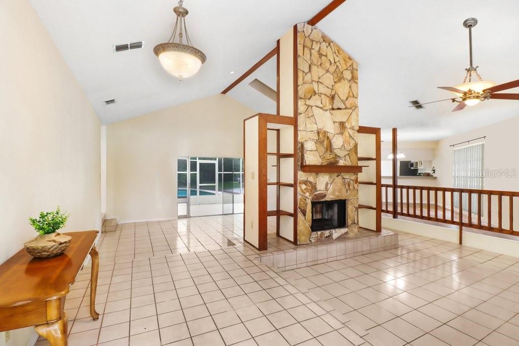 Entry/Living Room