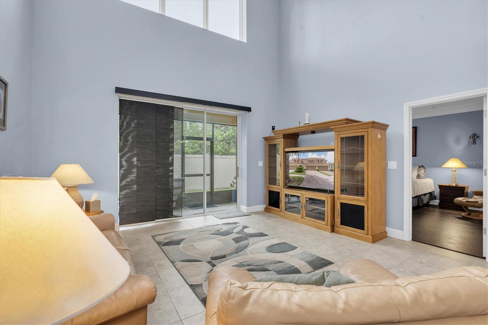Spacious living room