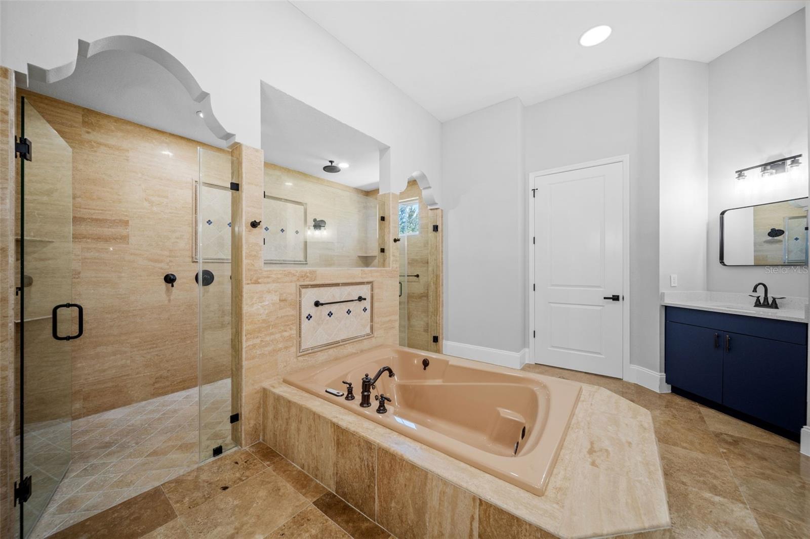 Spa tub and Duel Shower