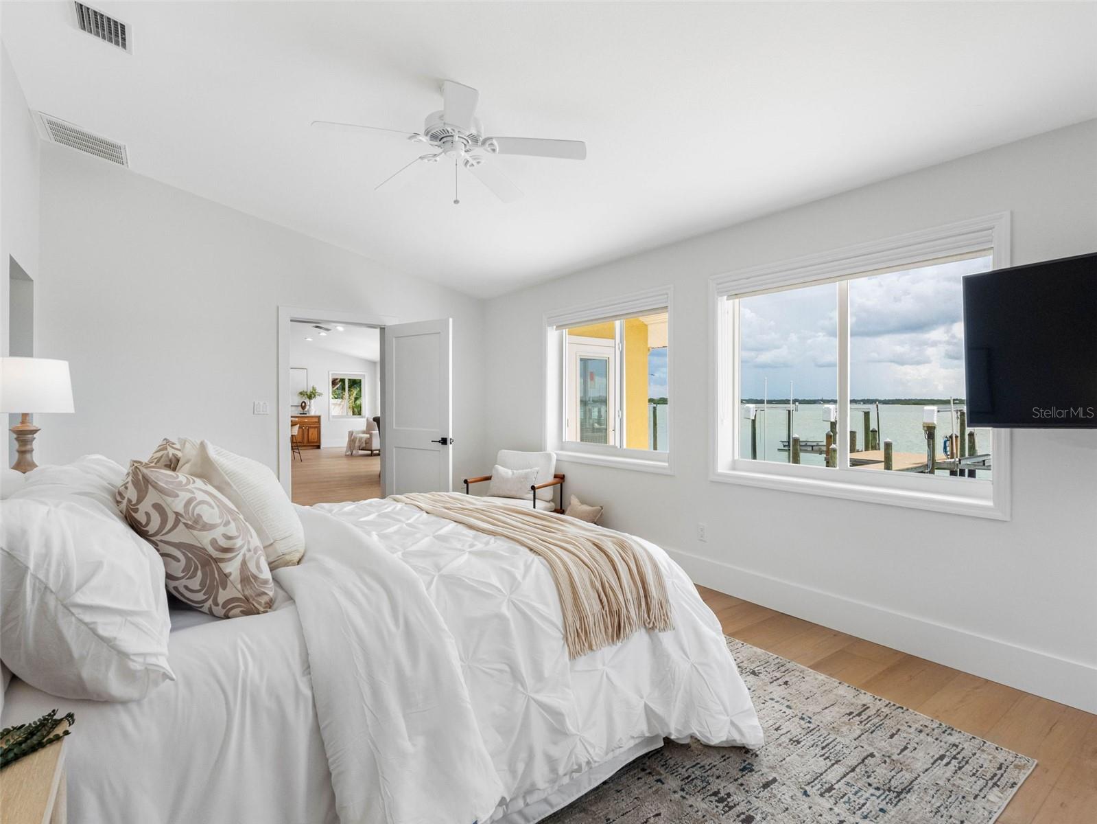 Primary En-suite - wake up to gorgeous views outside your windows!