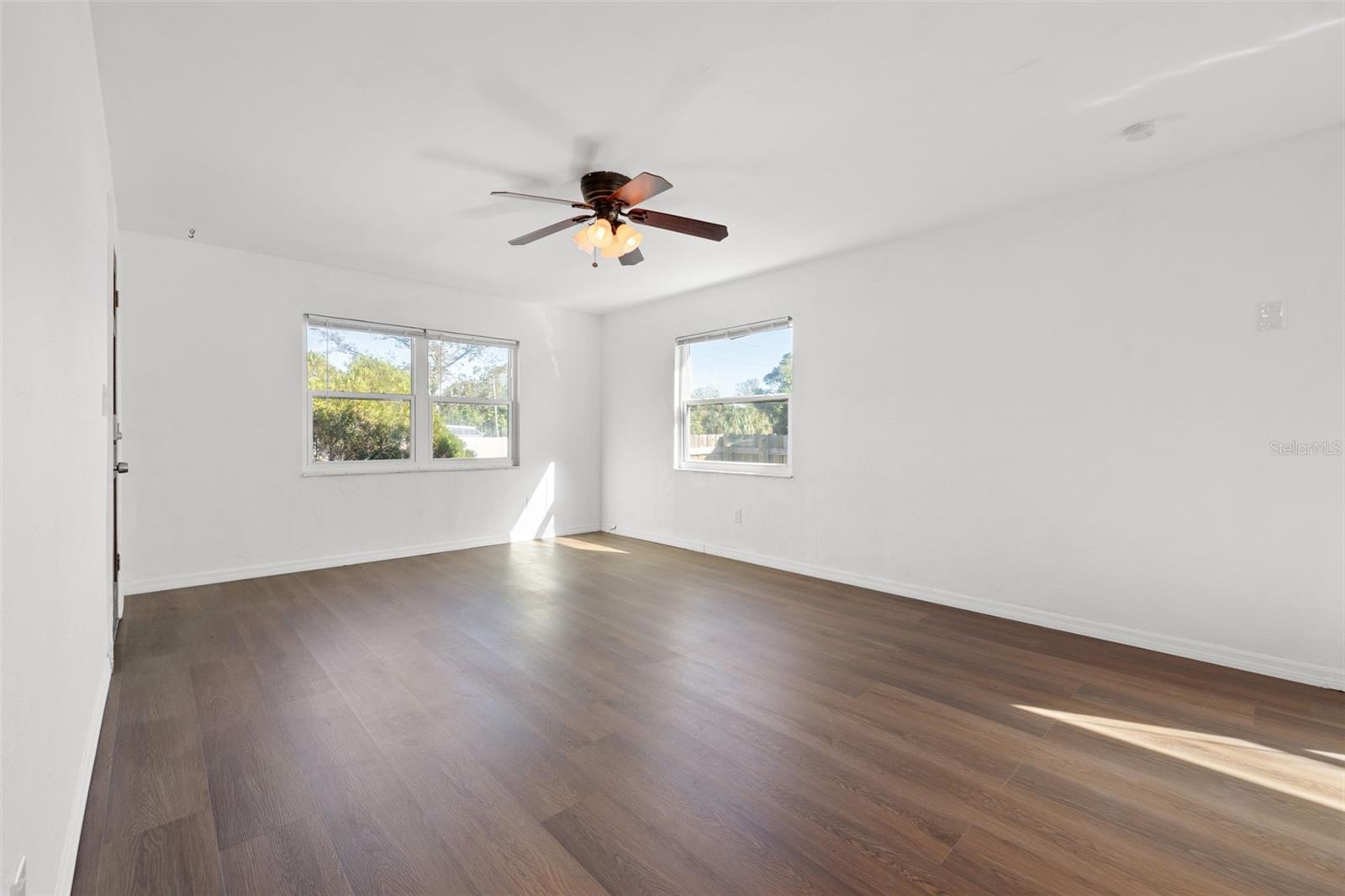 Natural lighting throughout