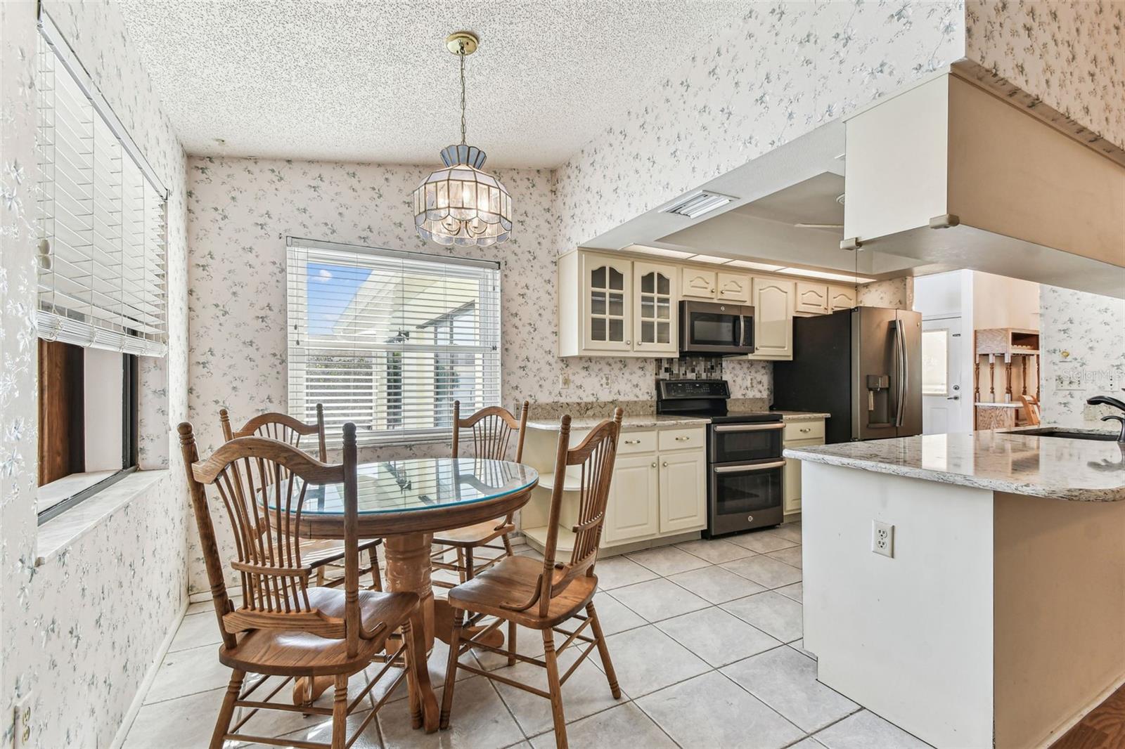 In-Kitchen dining