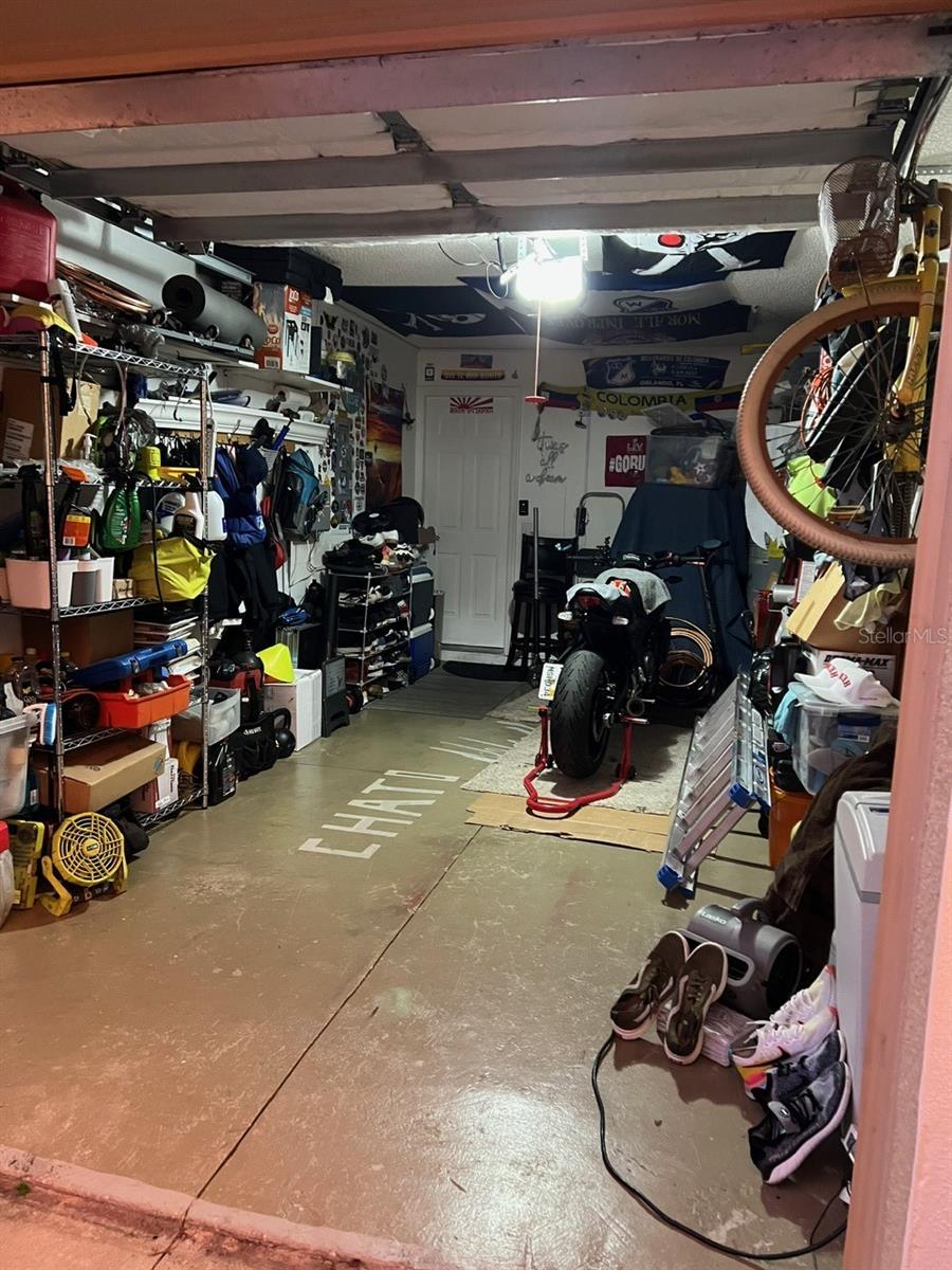 GARAGE
