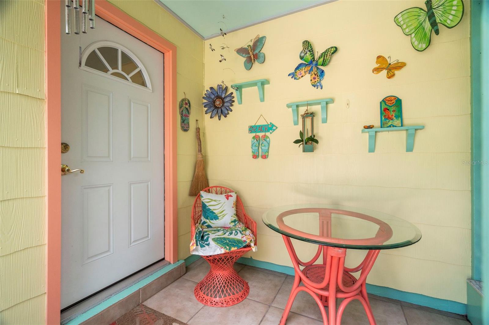 At day’s end, unwind on your screened front porch.