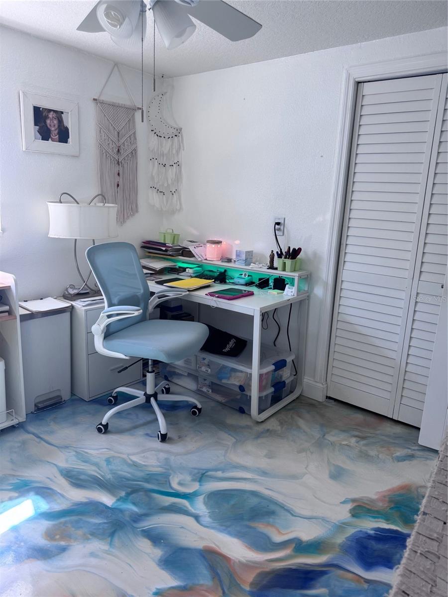 office or 3rd bedroom