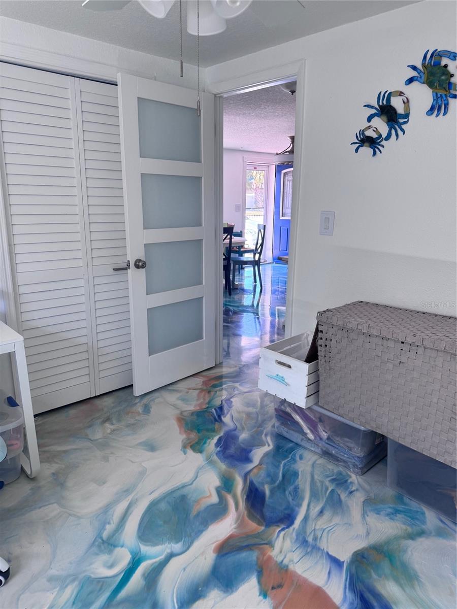 office or 3rd bedroom
