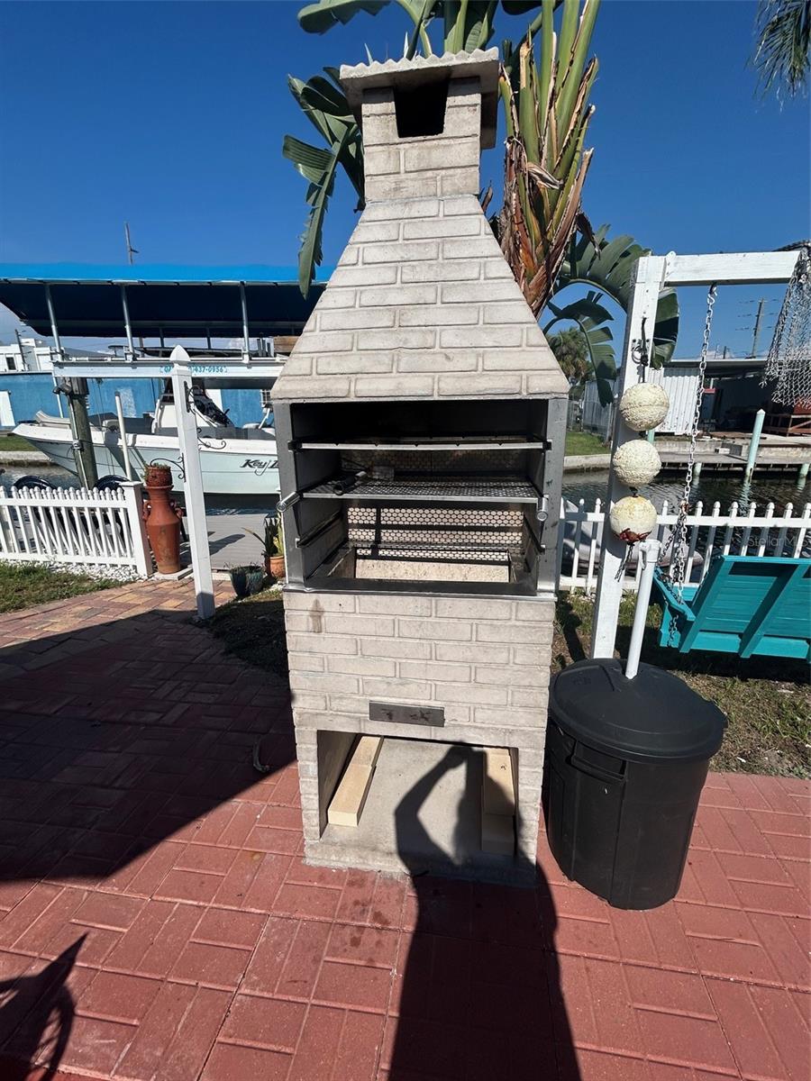 grill with smokestack