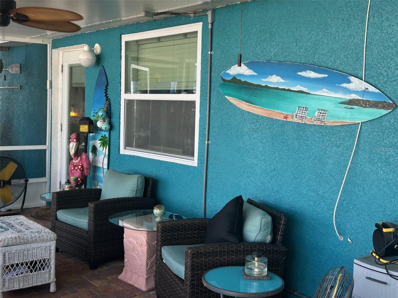 lanai seating