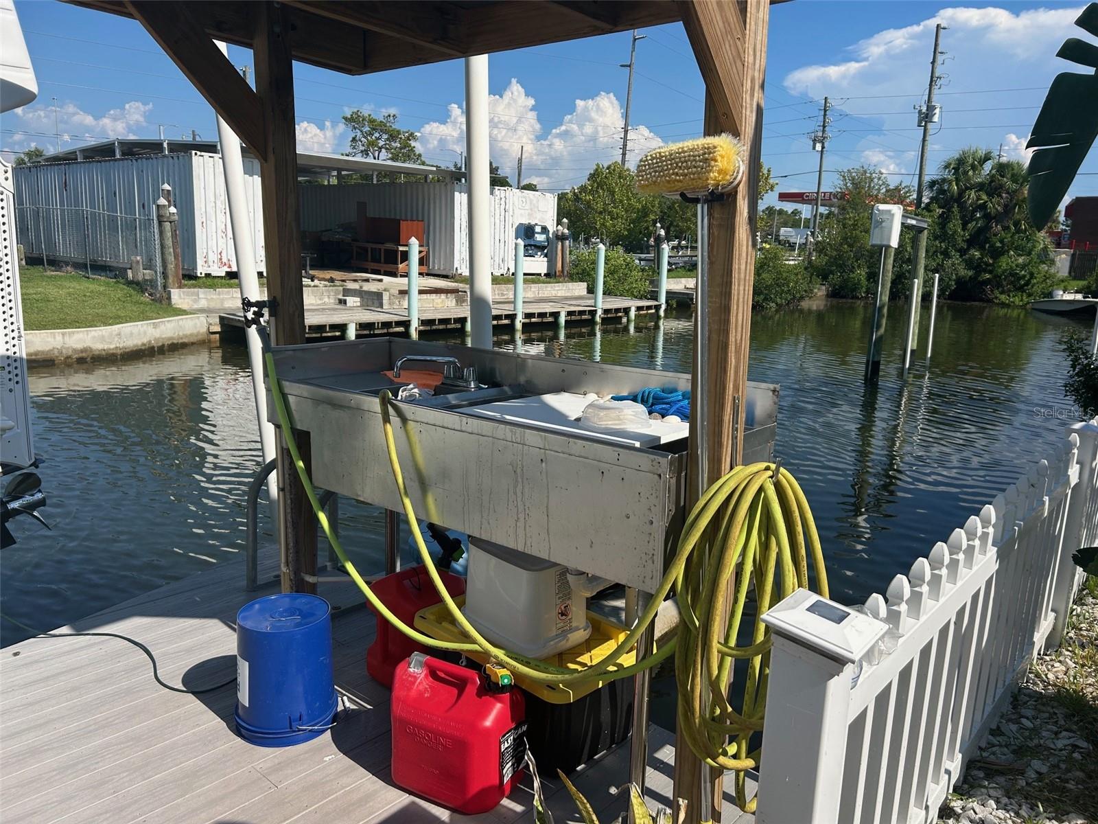 fish cleaning station