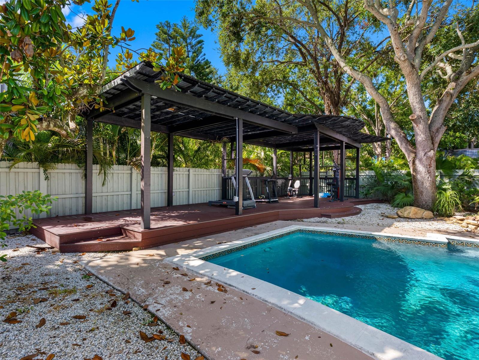 Gazebo/ Outdoor Gym