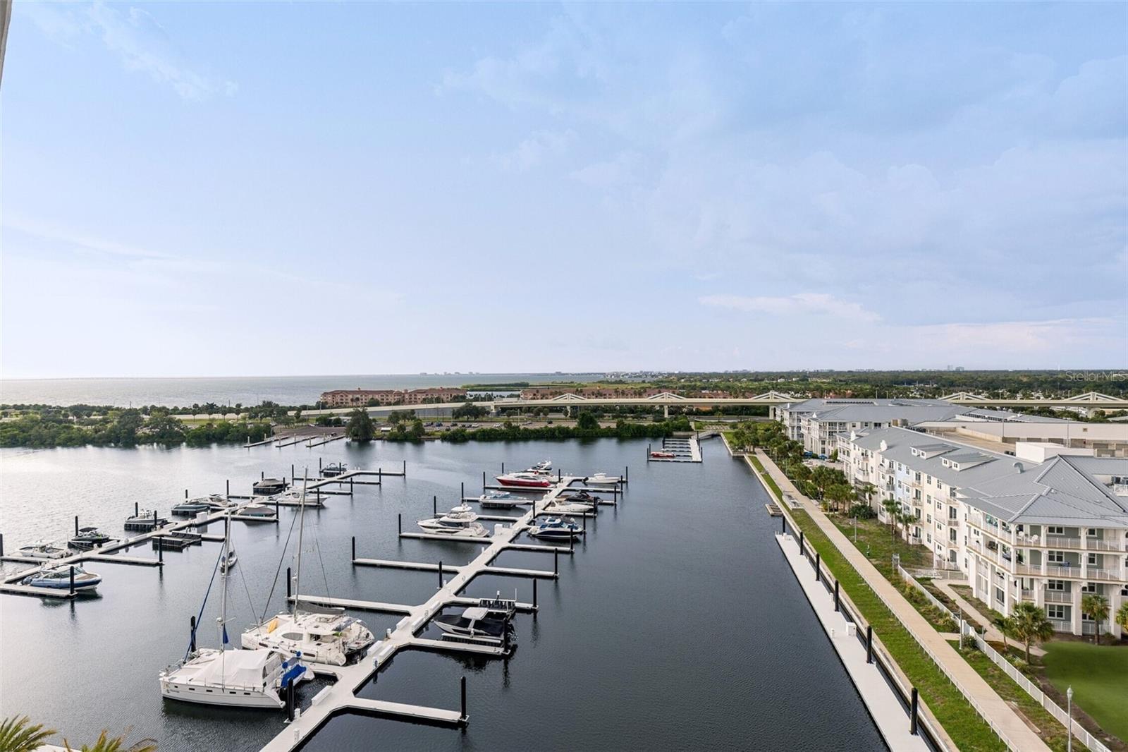 Balcony Marina and Bay View