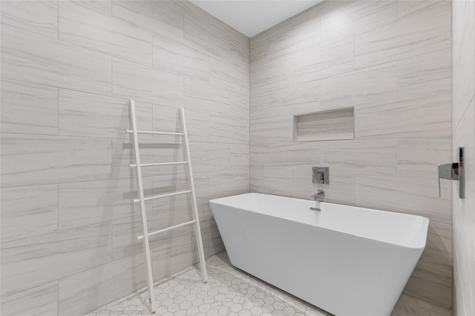 Soaking Tub