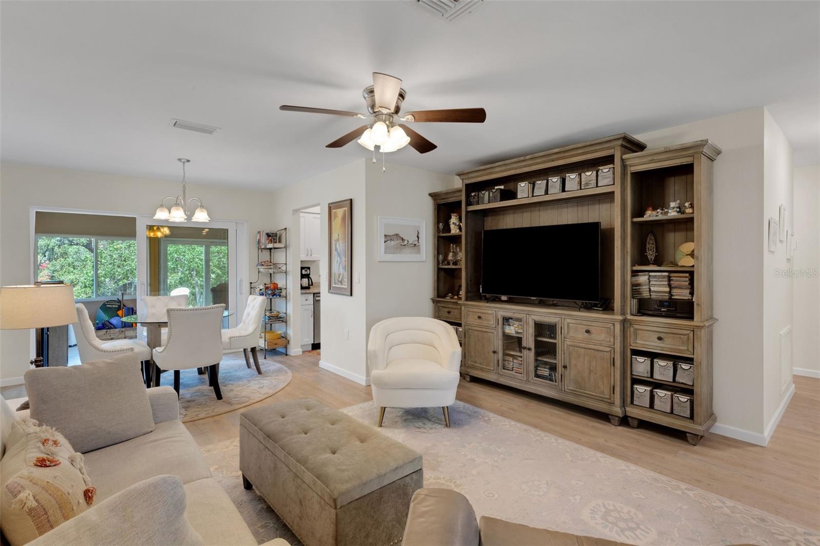 Neutral LV Floors and Paint