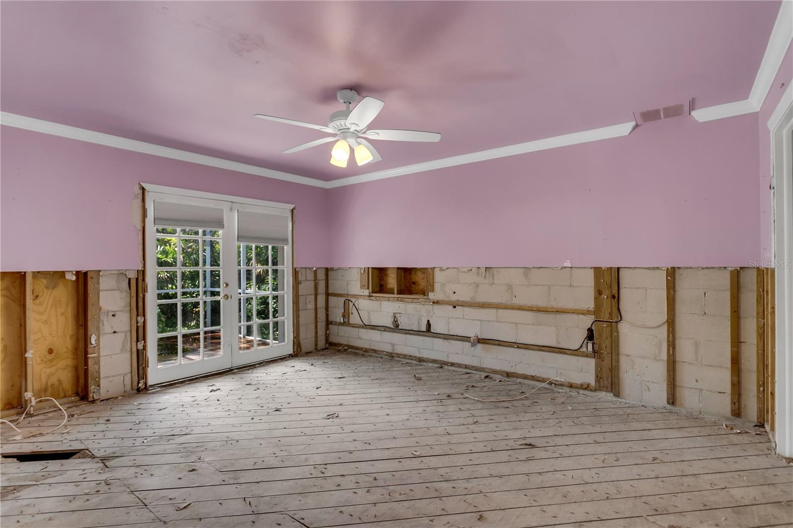 The primary suite is on the first floor.