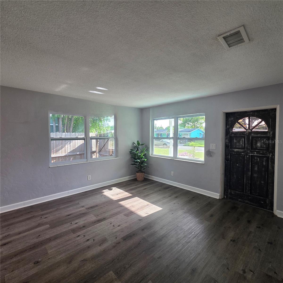 Family Room/Entry