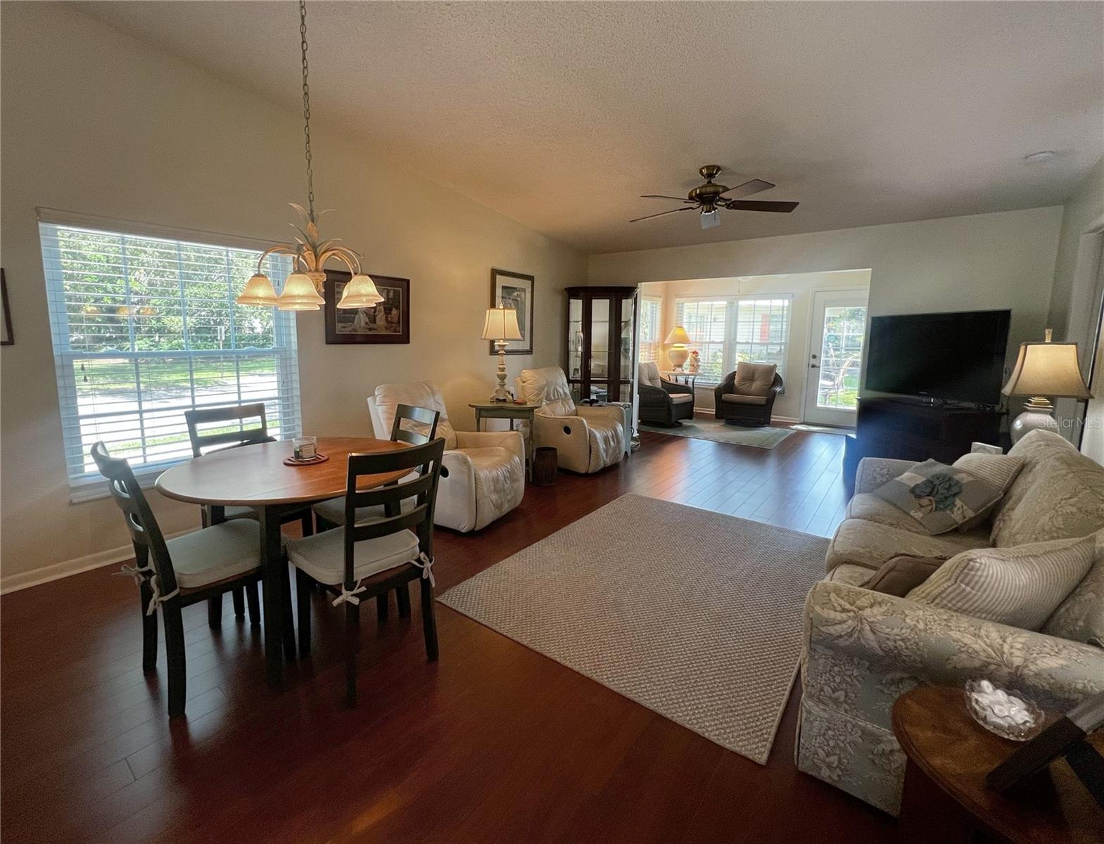 Dining room off the kitchen and living room. With plenty of windows for natural sunshine!