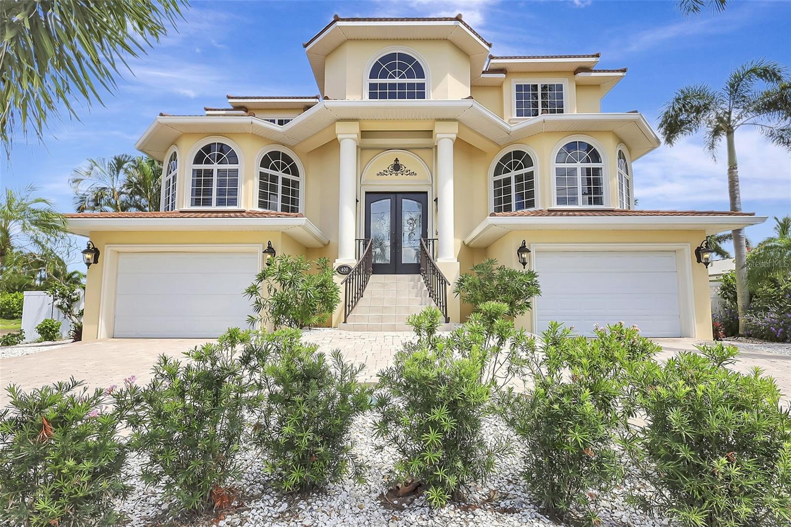 Elegant waterfront living begins here!