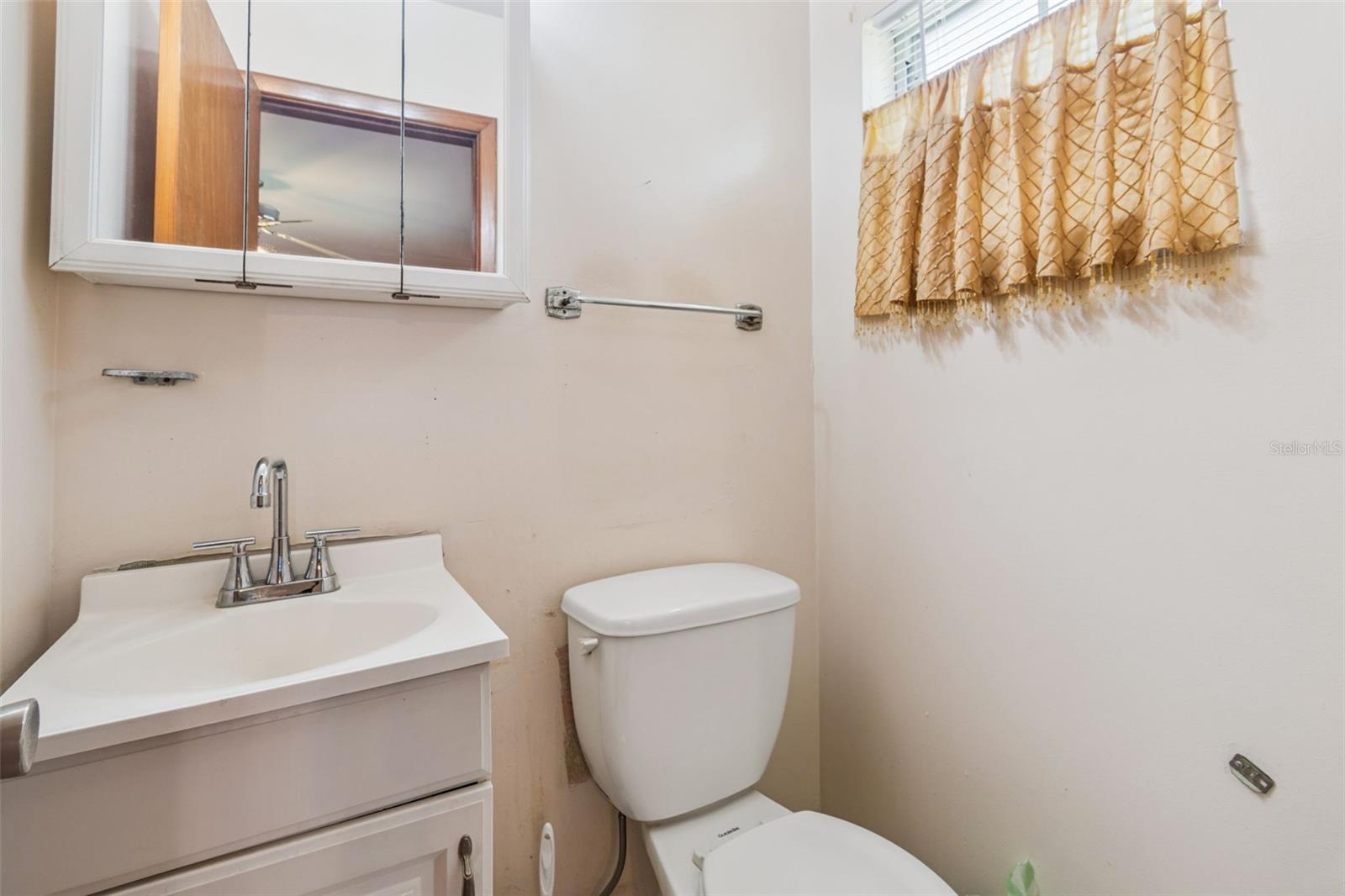 Owners Suite with 1/2 bath