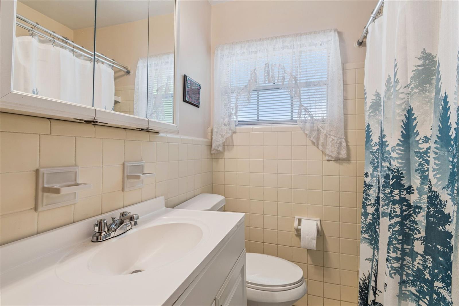 Full Bathroom