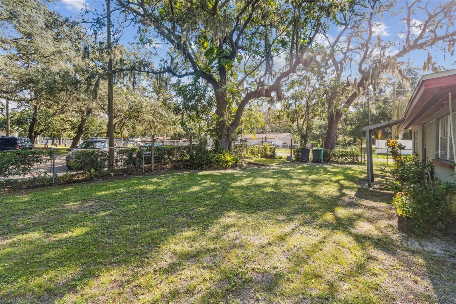 Park located behind the home