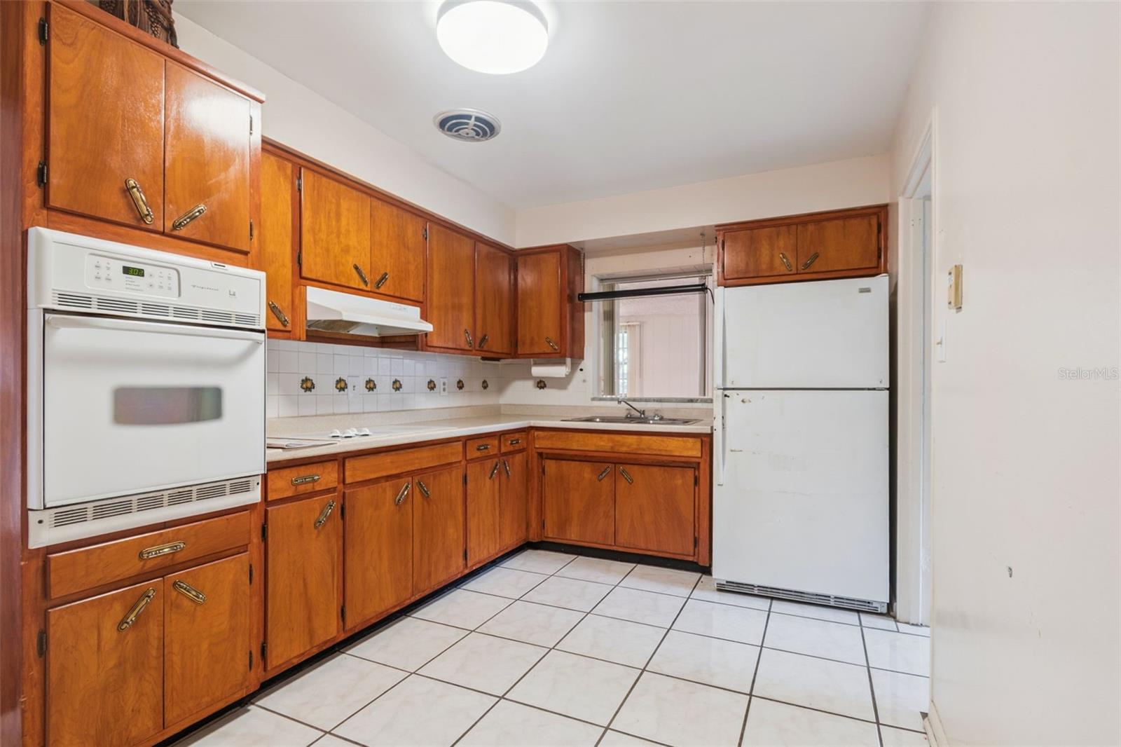 Kitchen and dinette area