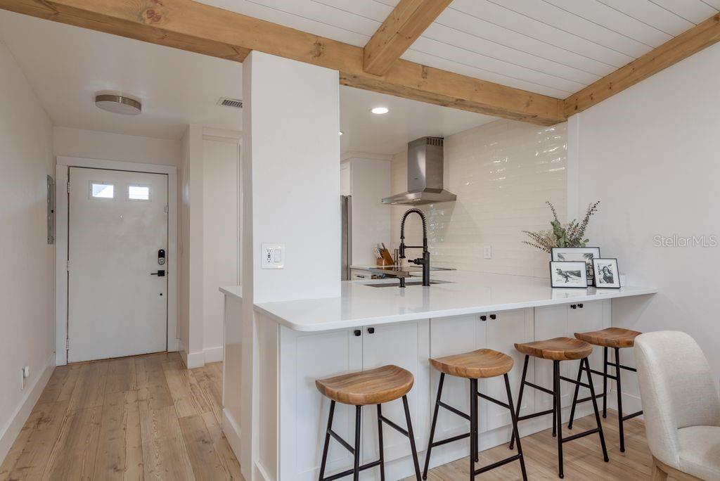 kitchen breakfast bar
