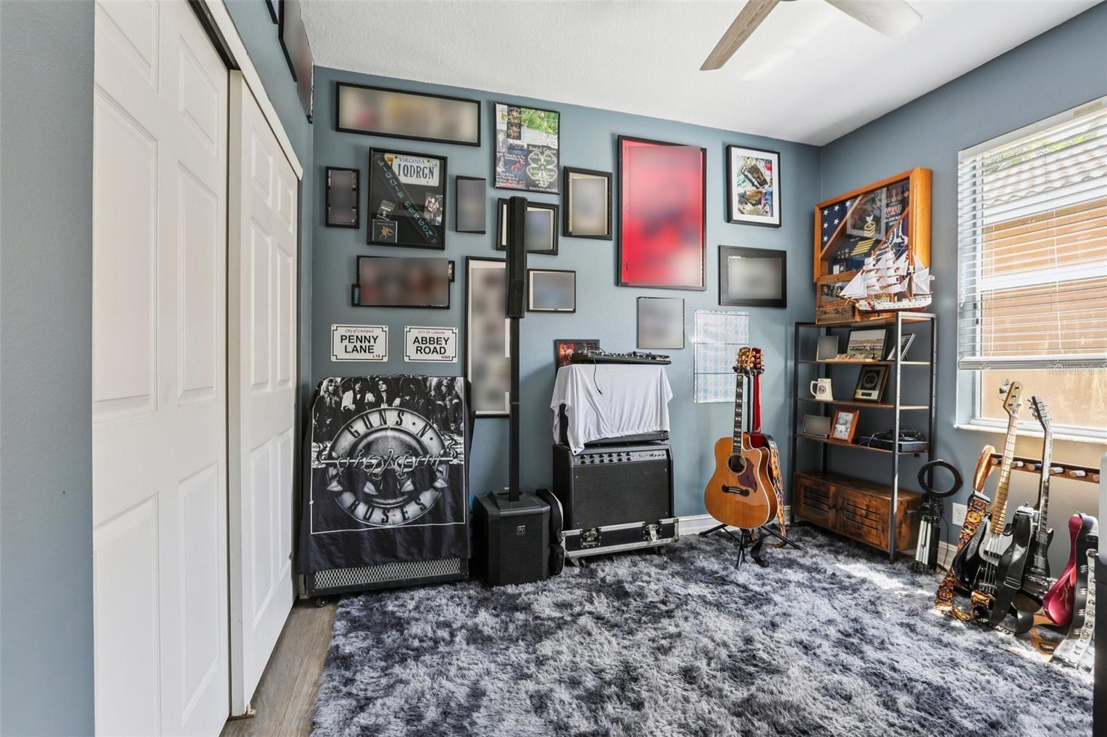 2nd bedroom