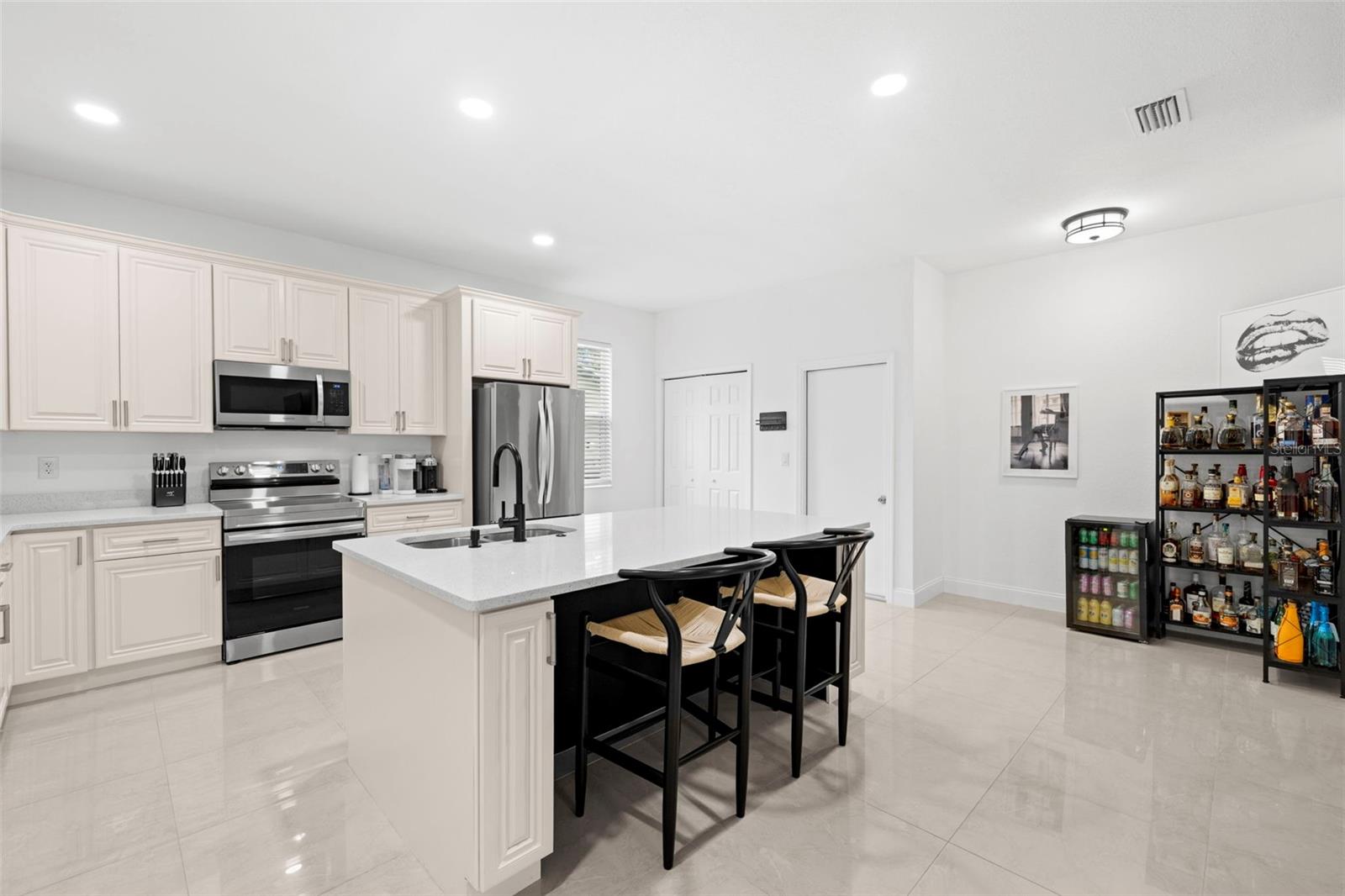 Dining Room / Kitchen Island
