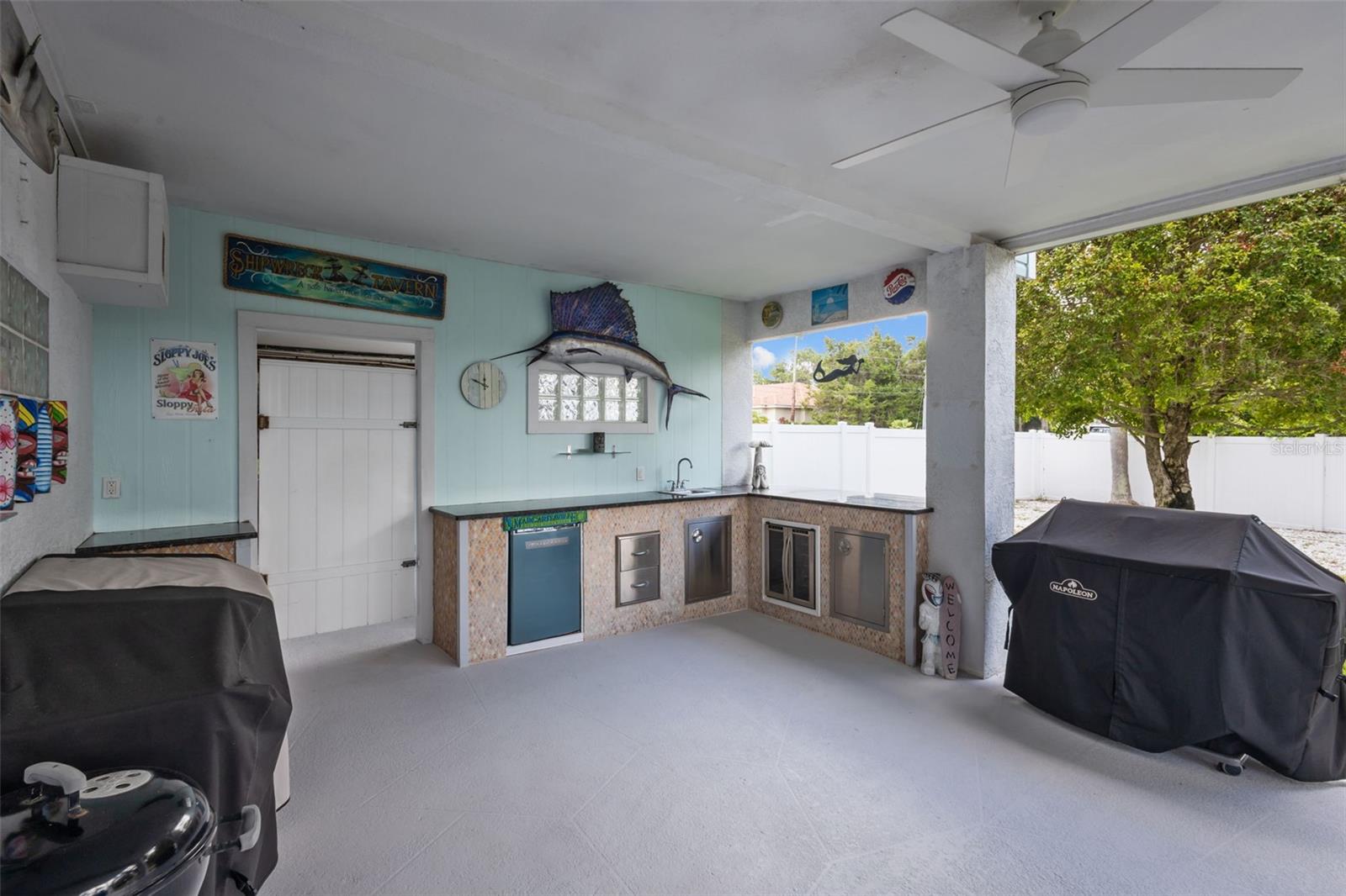 Outdoor Kitchen