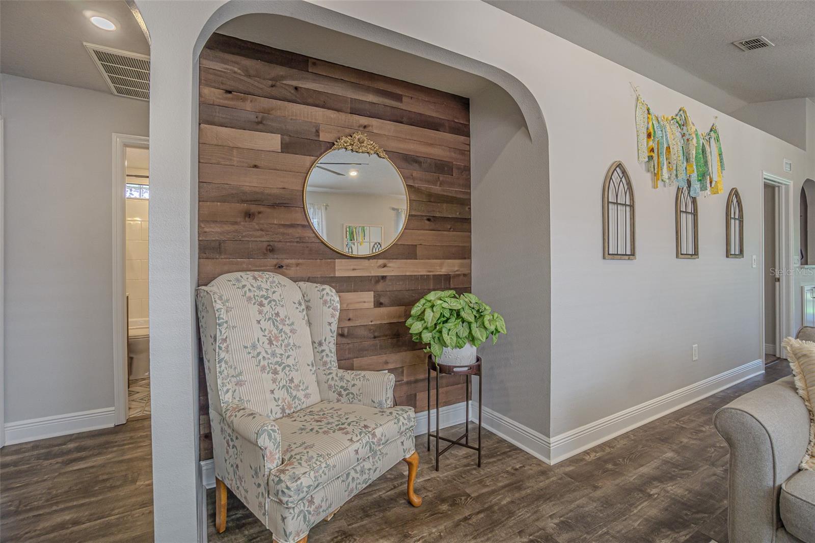 Sitting niche in living room