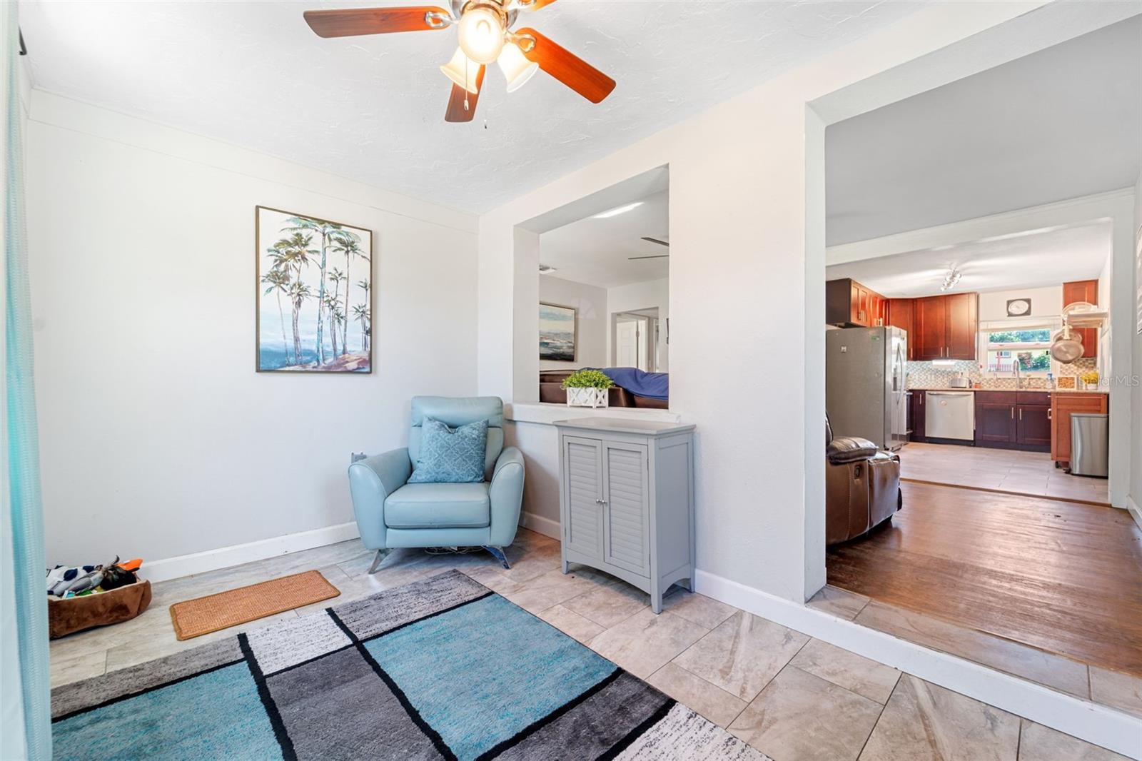 Lovely space - great place to welcome your guests!