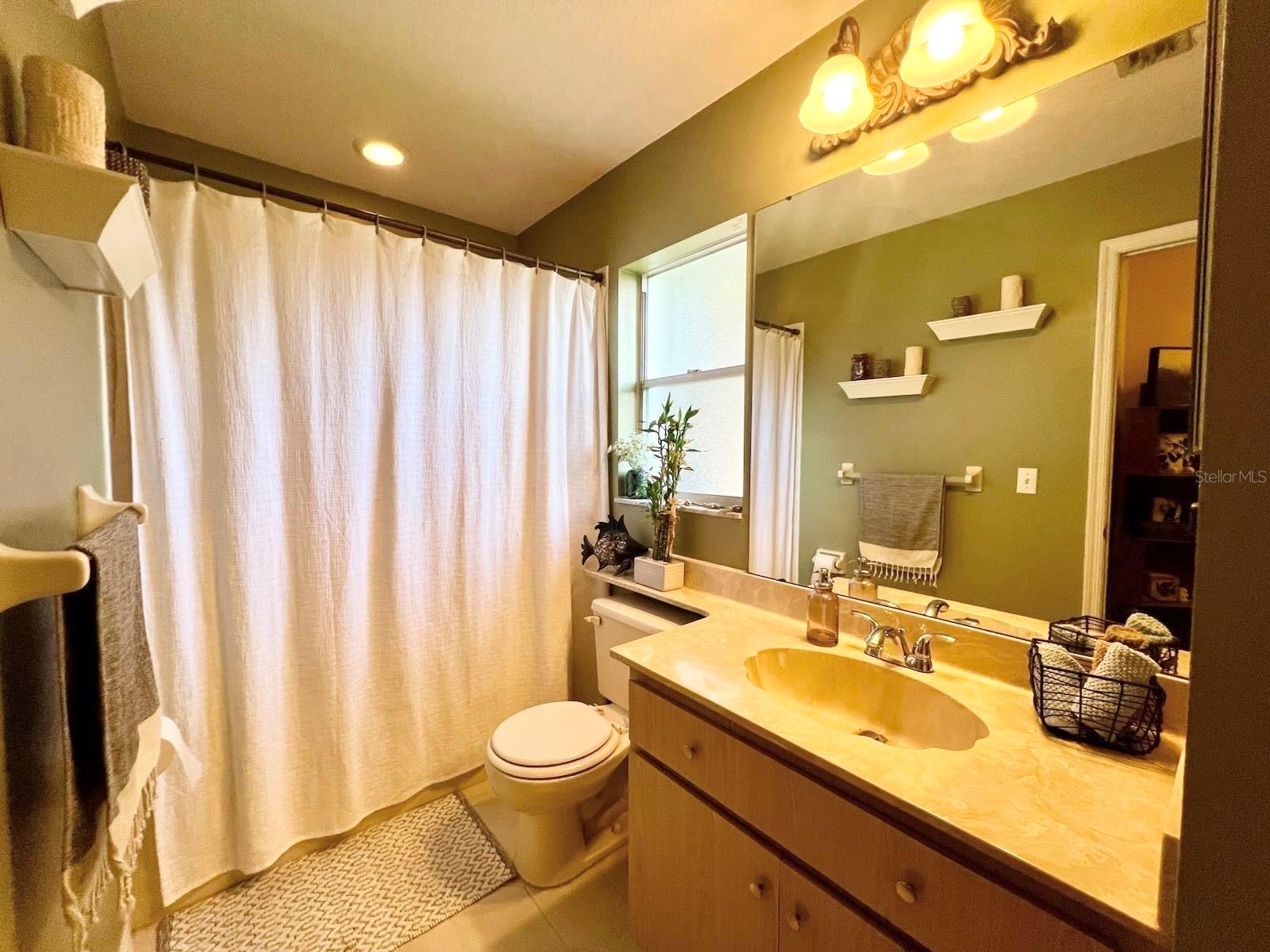 FURNISHED BATHROOM
