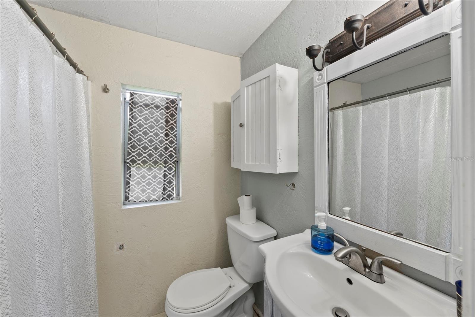 Ensuite Primary Bathroom