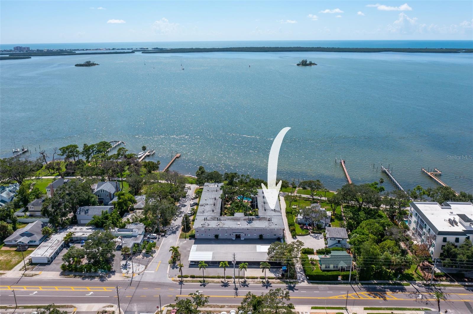 Waterfront Paradise Living!