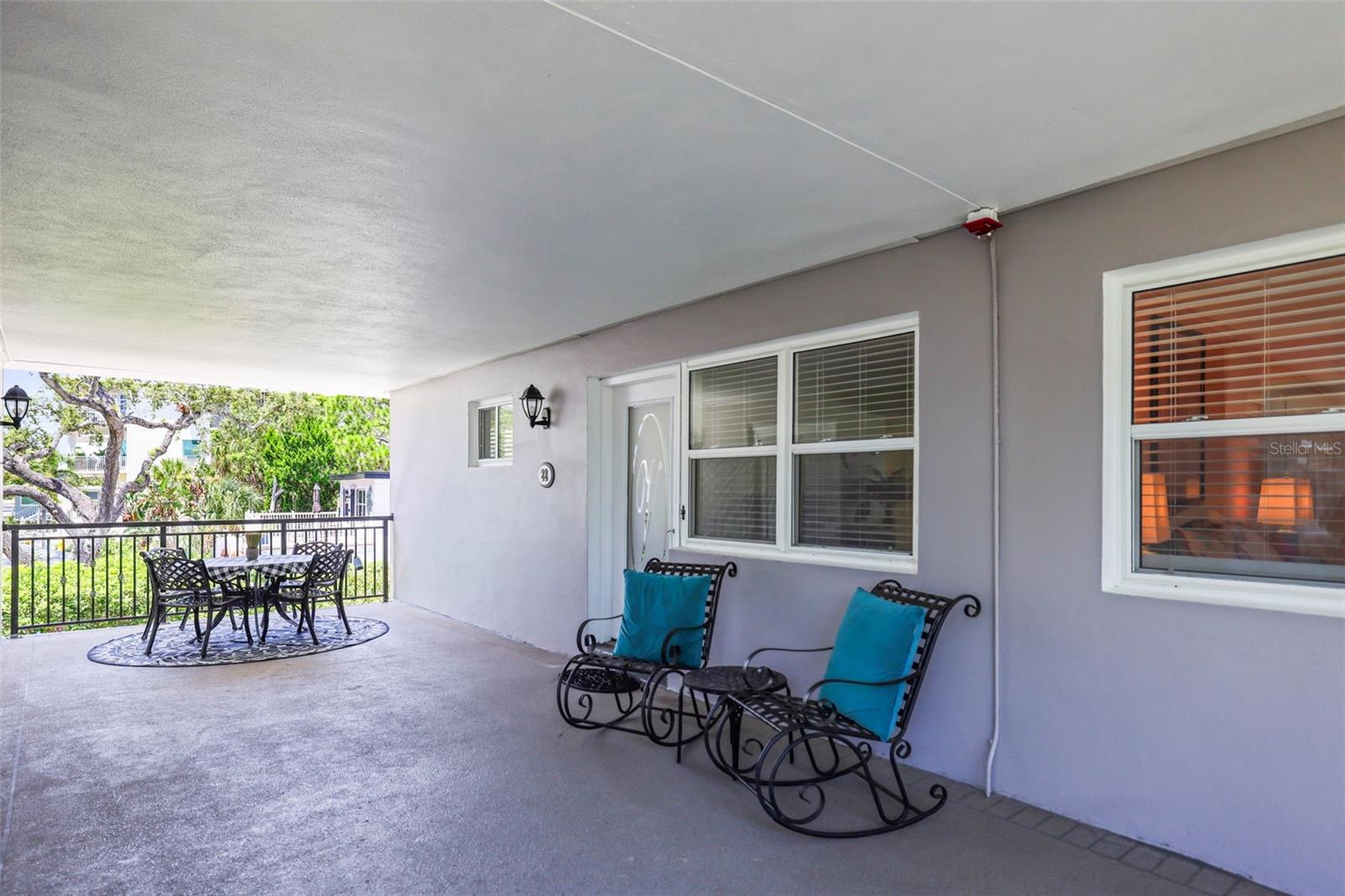 Private Patio Balcony Alcove