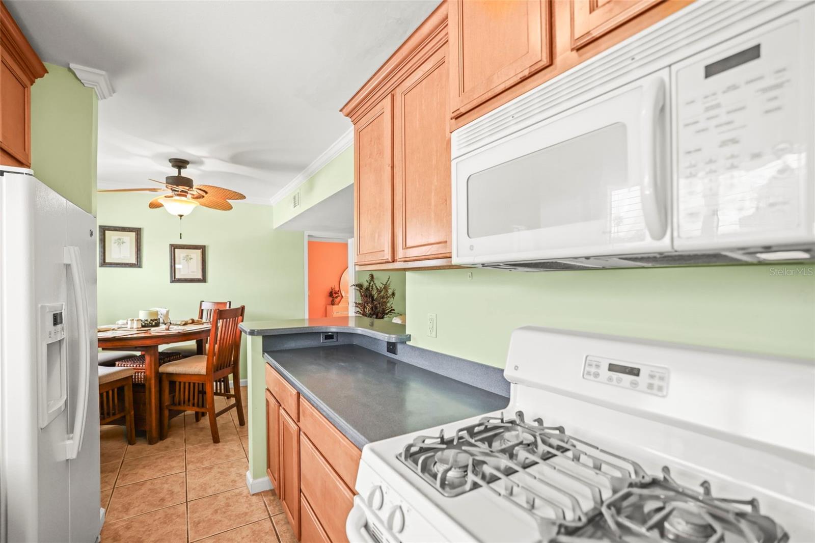 Lots of Counter Space & Breakfast Bar
