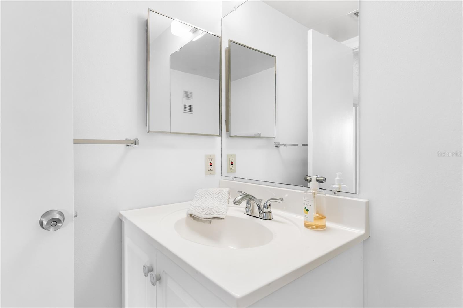 2nd Bathroom