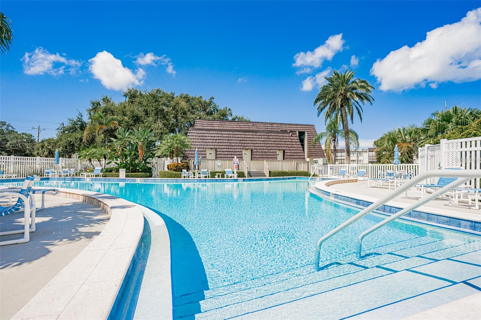 Pool & Clubhouse