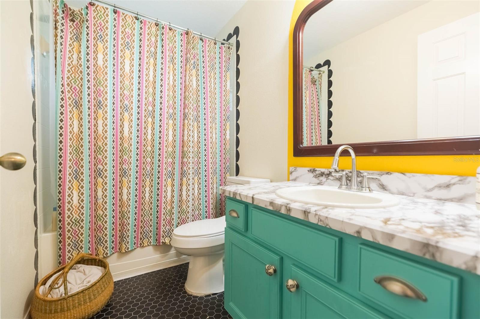 Jack and Jill bath