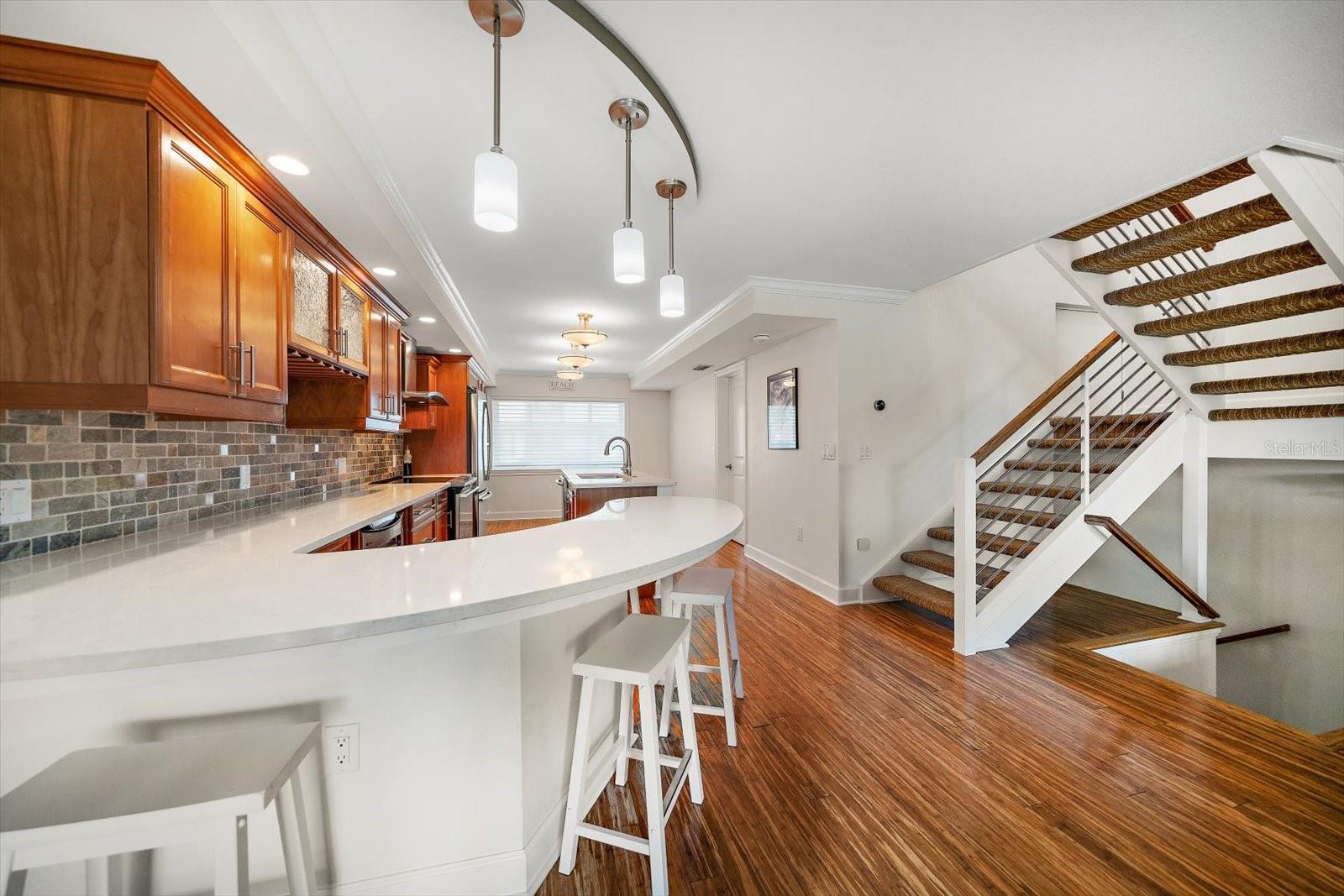Impressive kitchen area with attractive finishes!