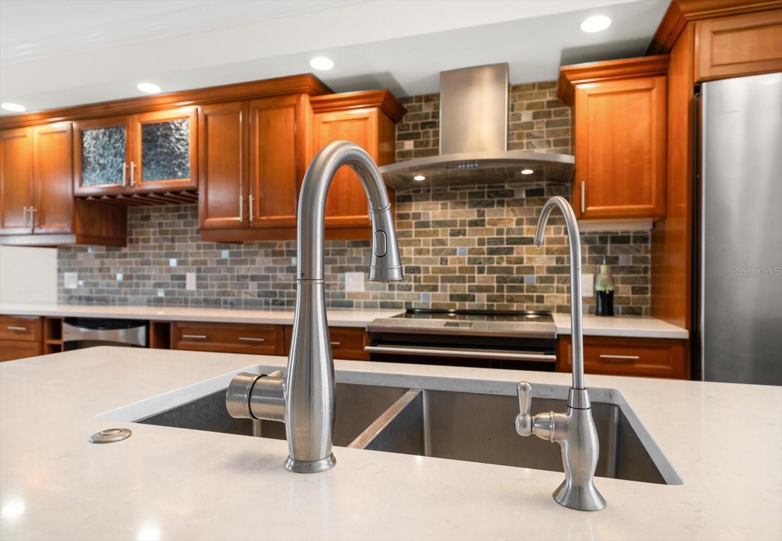 Cooking is a delight in this impressive kitchen!