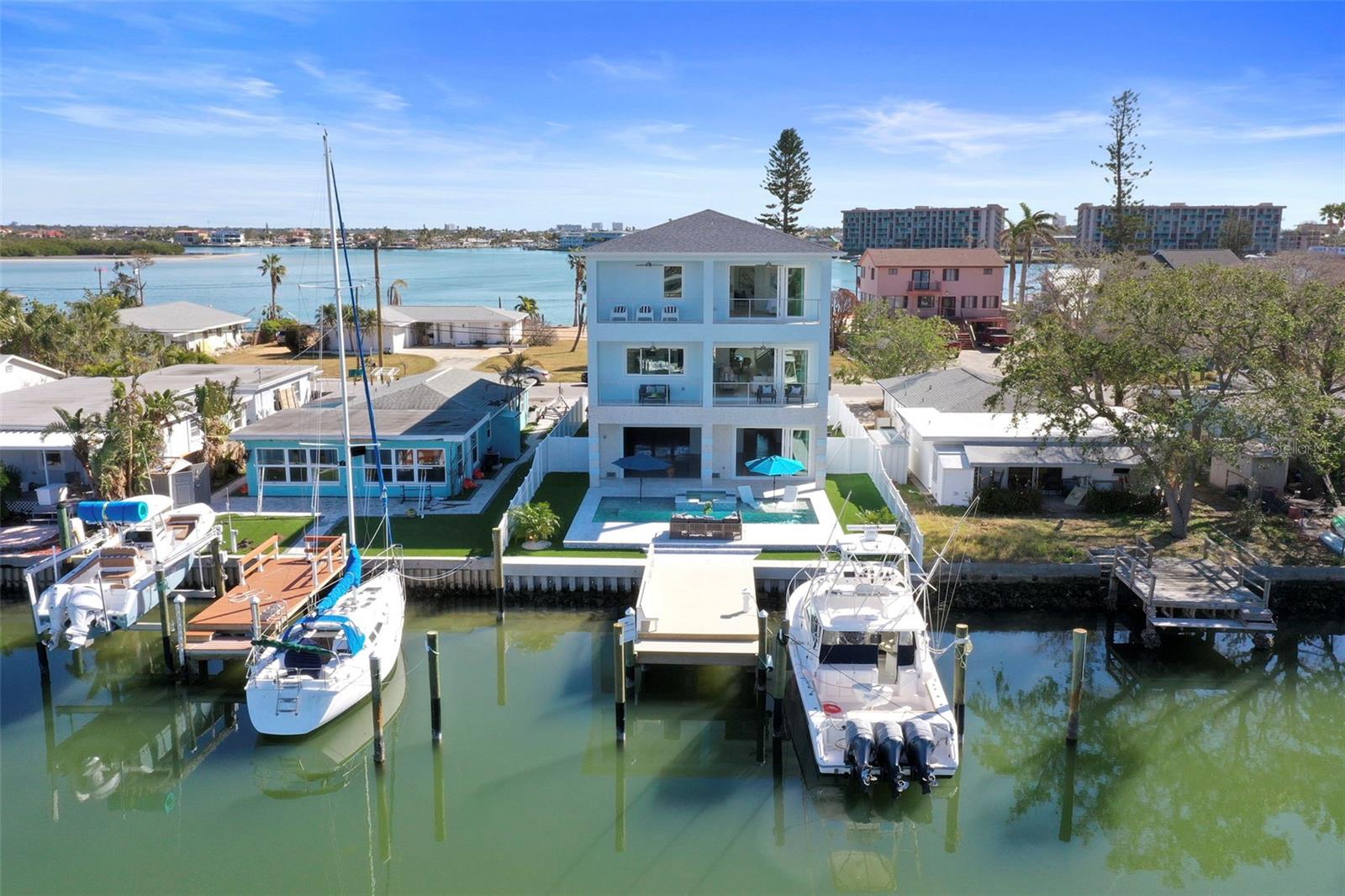 New Vinyl Seawall & Concrete Cap and Composite Dock
