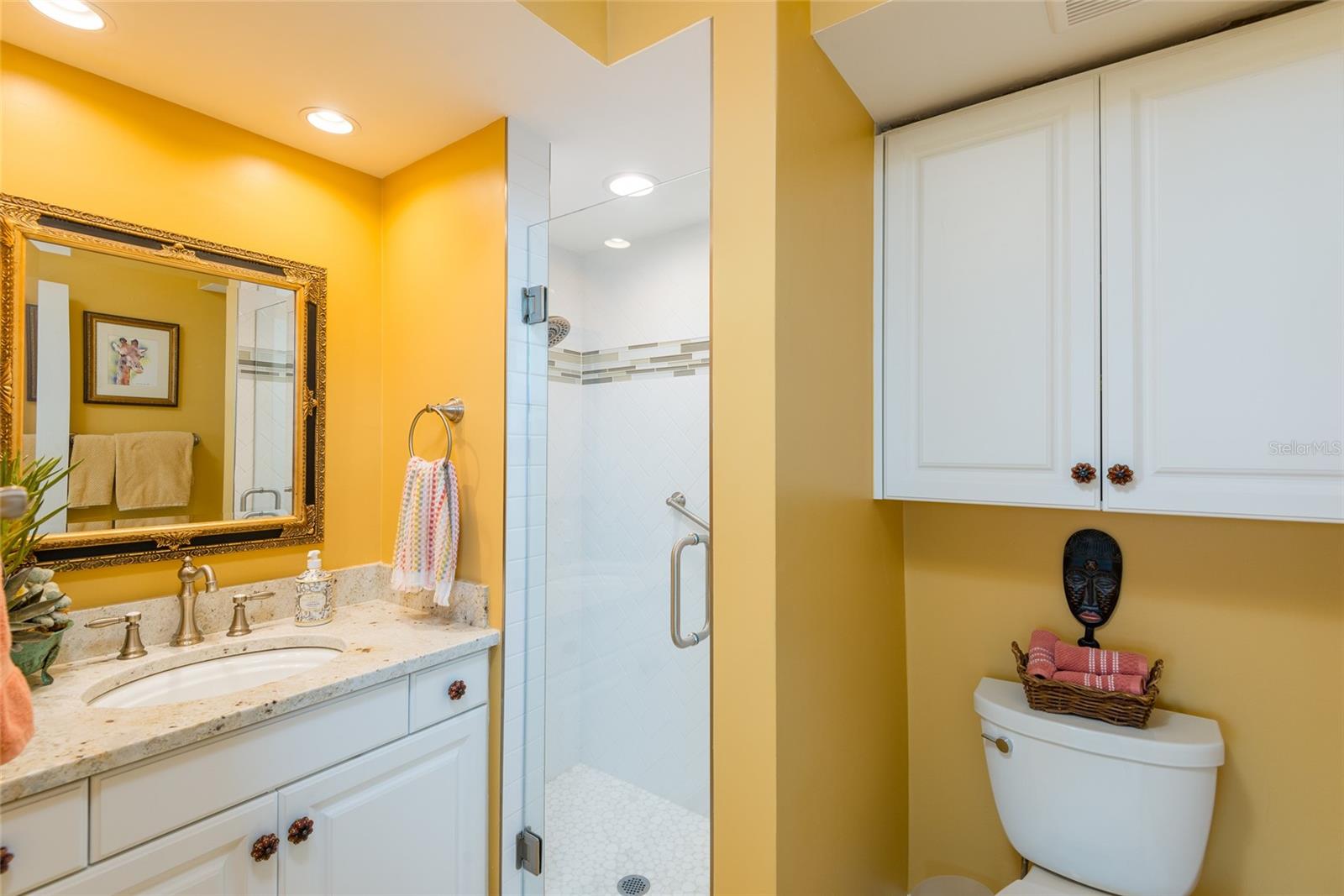 En suite bathroom of gueat area