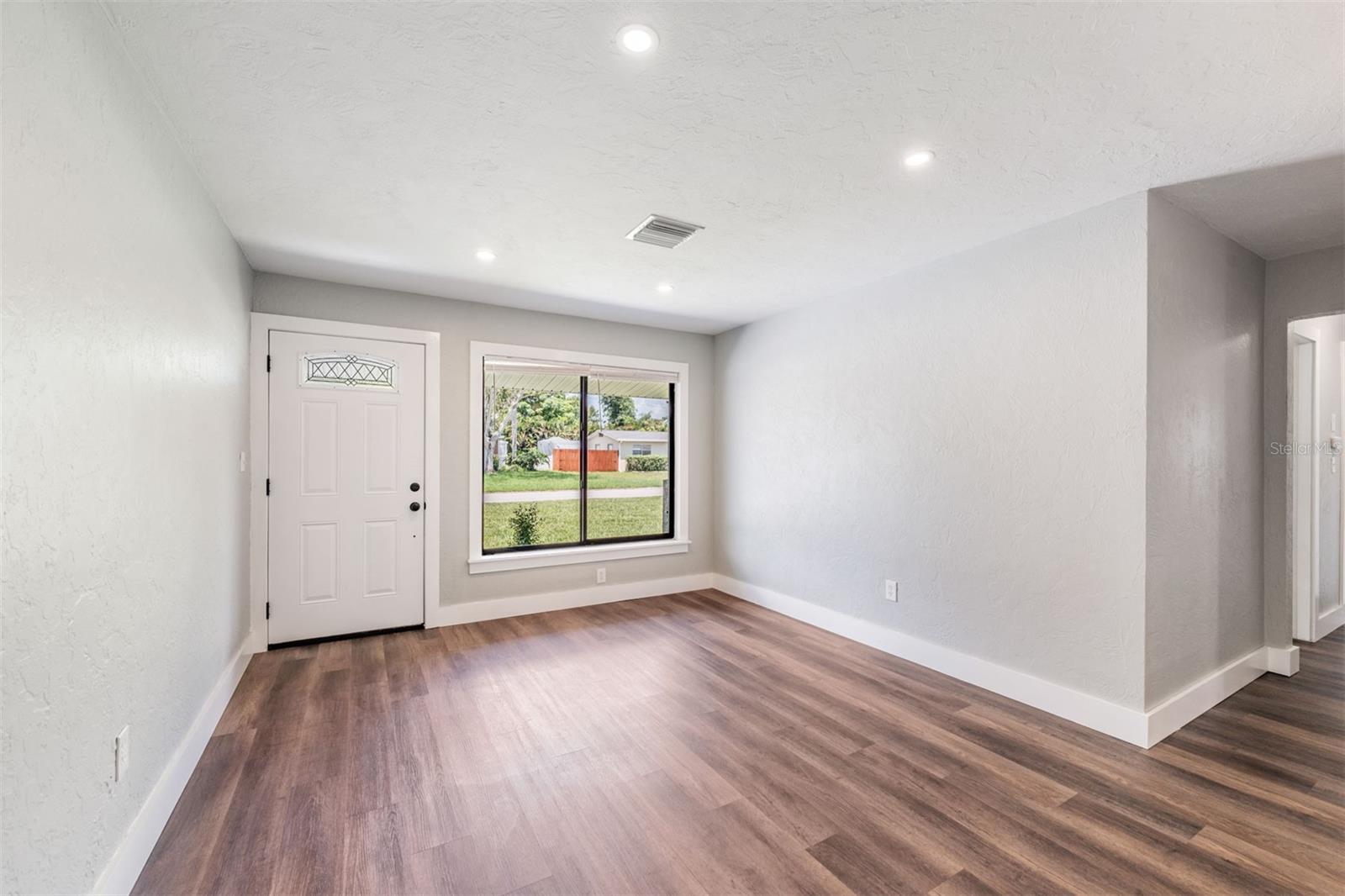 Entry/Florida Room